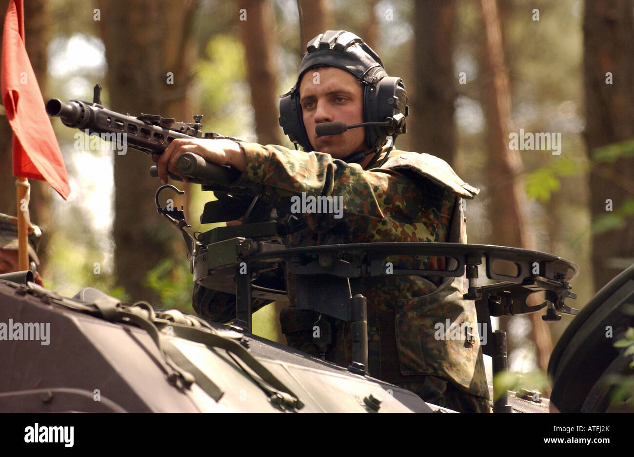 Tank in einem Feld Übung der Bundeswehr Stockfoto