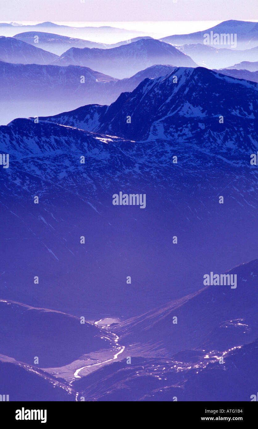 Blick über die Berge Mamore vom Gipfel des Ben Nevis, Schottland Stockfoto