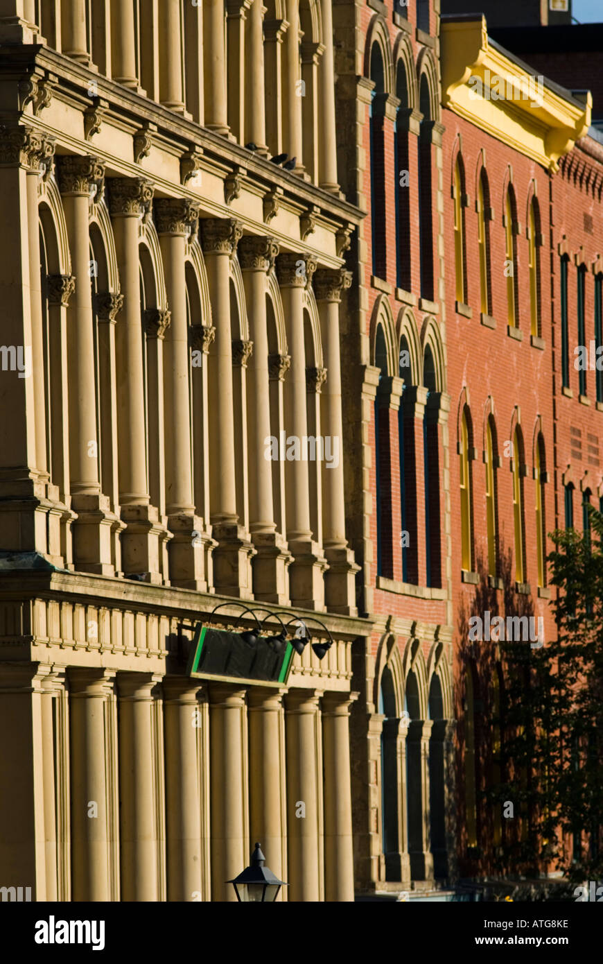 Stock Bild von Prinz William Street bei Sonnenuntergang in Saint John, New Brunswick Kanada mit Corinthean Säulen Stockfoto