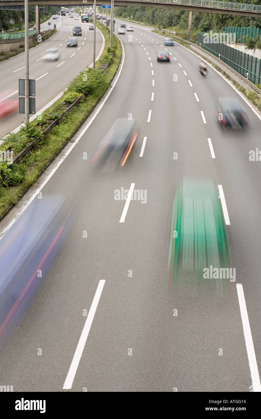 Verkehr auf der Autobahn Stockfoto