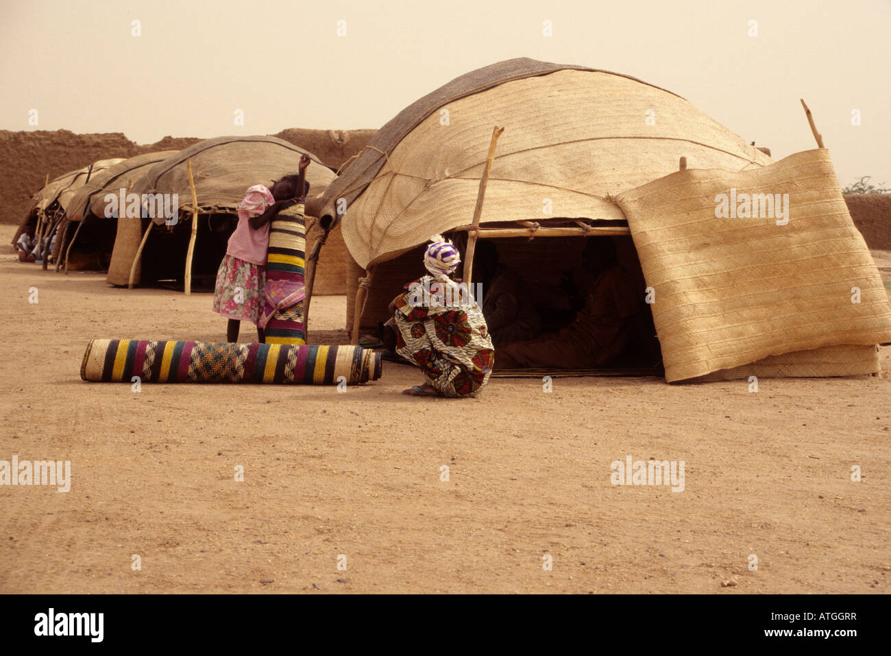 Tuareg nomadenhütte in aïr -Fotos und -Bildmaterial in hoher Auflösung –  Alamy