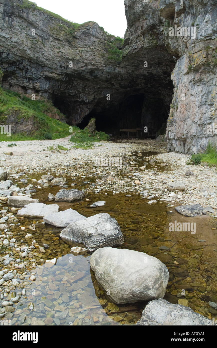 dh Smoo Cave DURNESS SUTHERLAND Eingang zur Smoo Cave scotland nordküste 500 Geologie schottisches Hochland Stockfoto