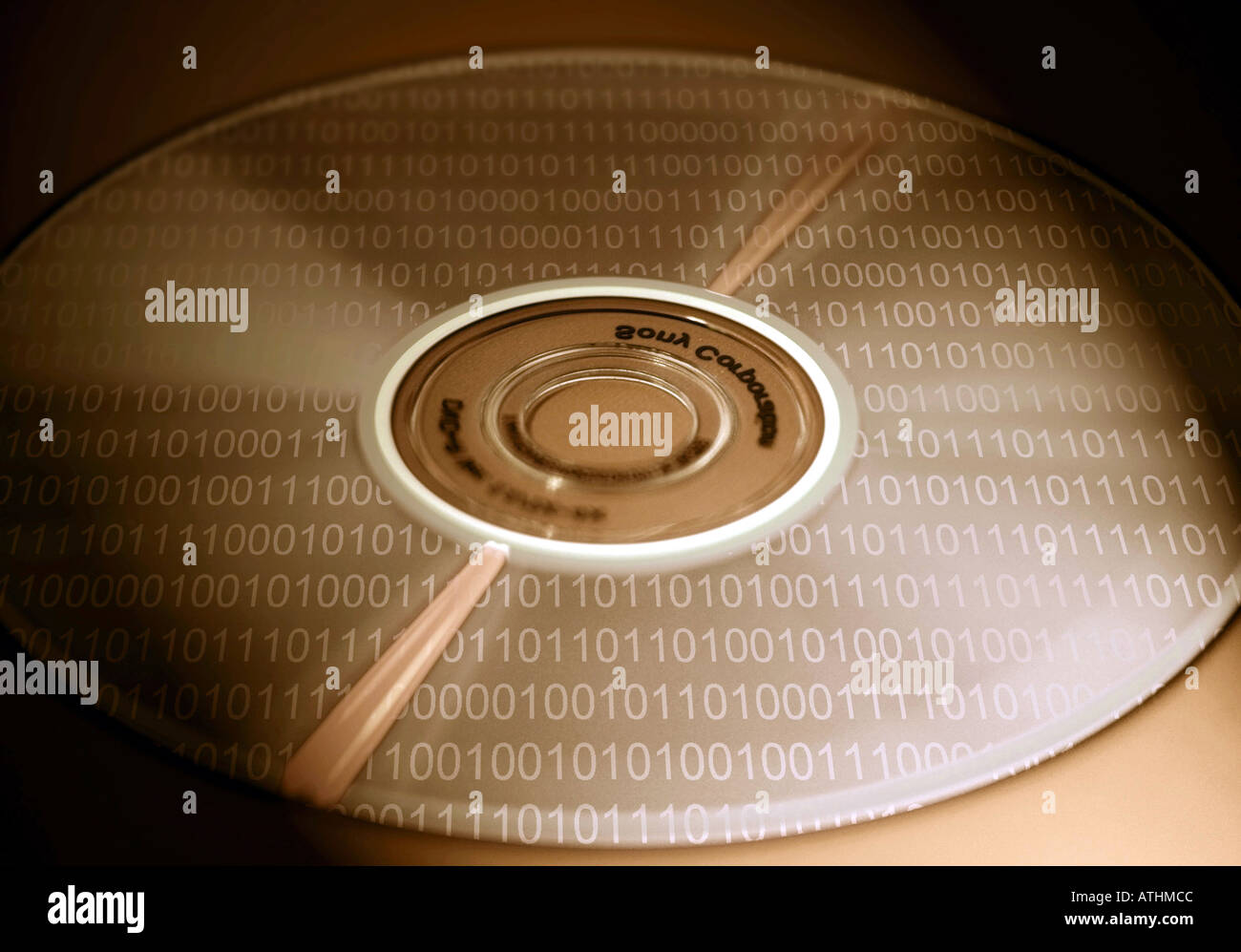 Compact Disc mit Binär-Code Stockfoto