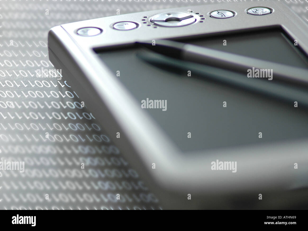 PDA auf Blatt Binär-Code Stockfoto