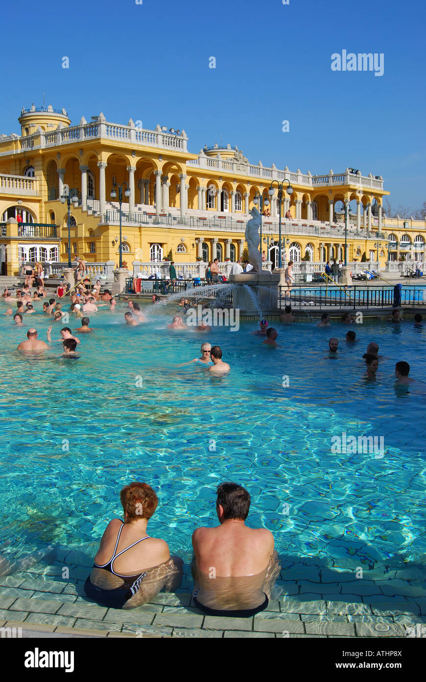 Outdoor-Thermalbecken, Szechenyi-Bad, Városliget, Pest, Budapest, Ungarn Stockfoto