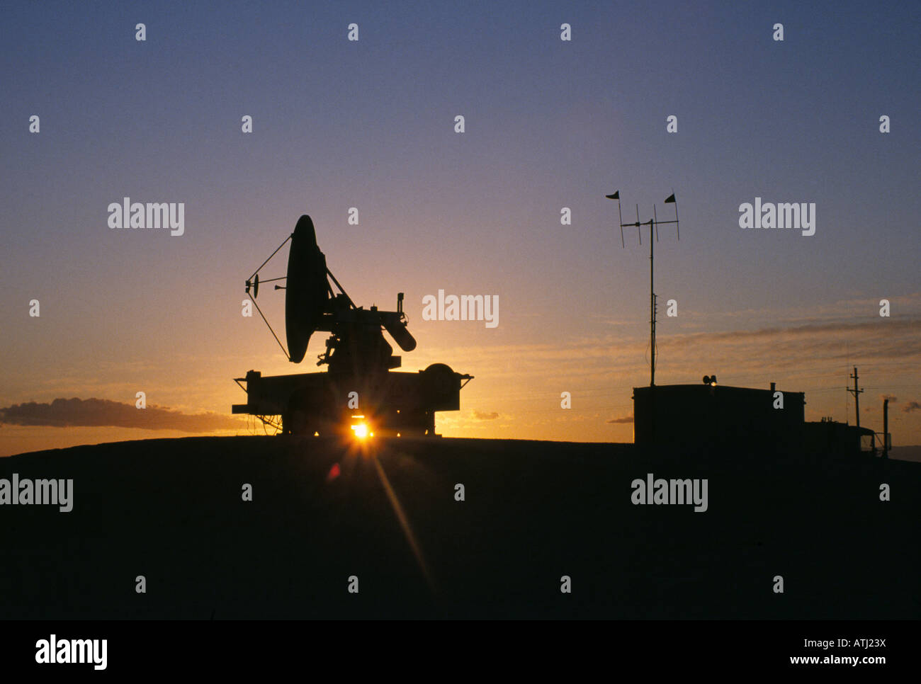 Ein United States Army mobile Radargerät bei Sonnenaufgang in der Wüste in White Sands Missile Range, New Mexico Stockfoto