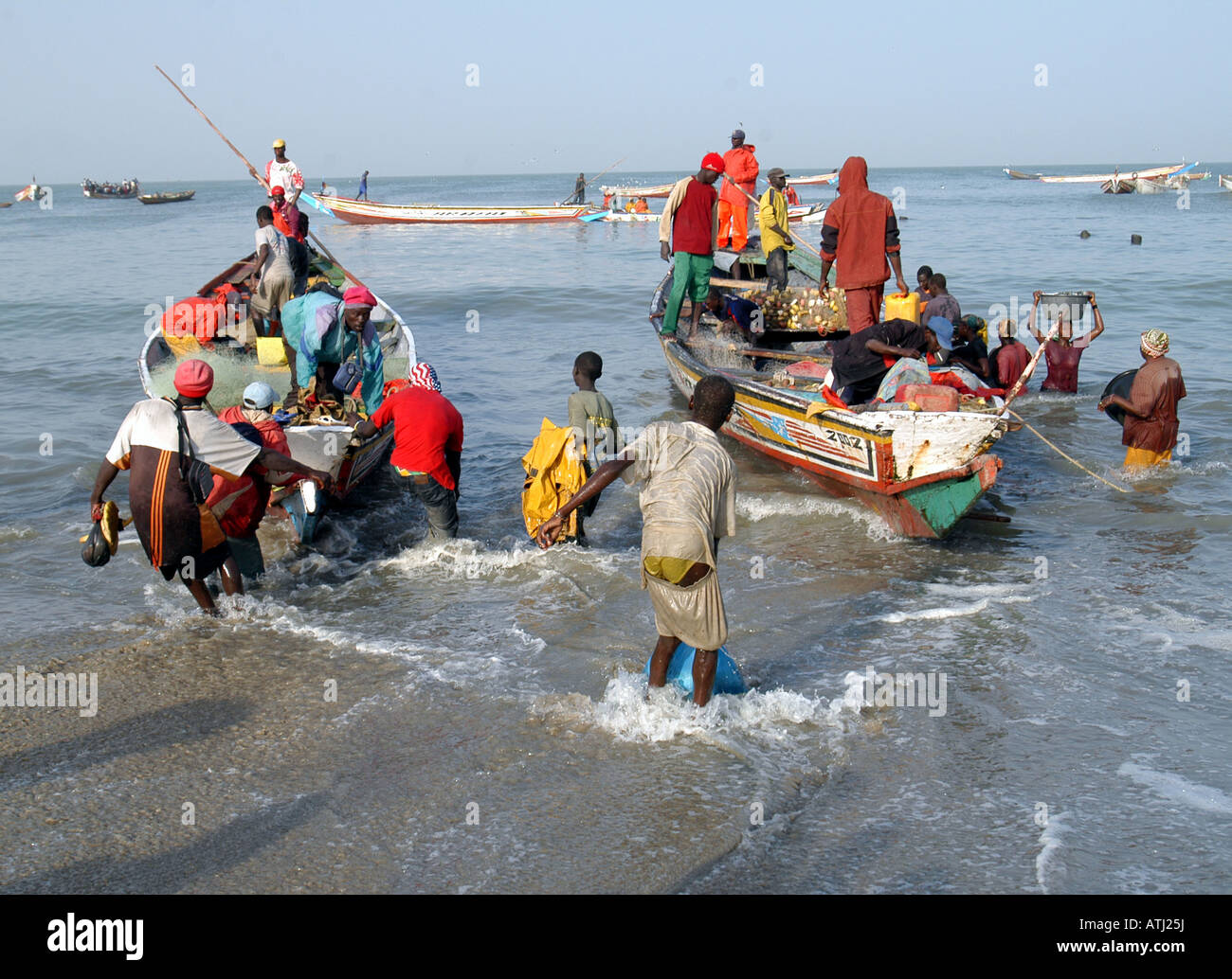 Tanji Fischerdorf auf der atlantischen Küste von Gambia. Stockfoto