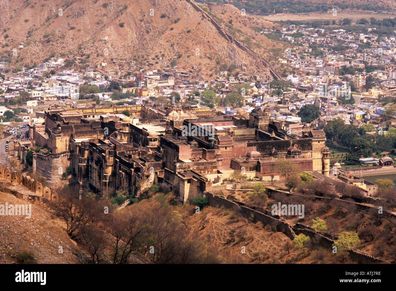 Amber Fort Palace, betrachtet aus Jaigarh Fort, Rajasthan, Indien Stockfoto