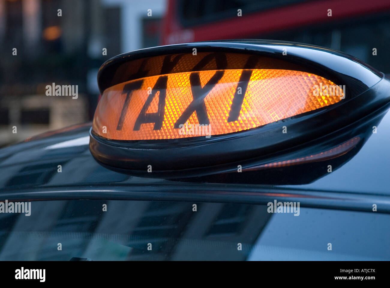 Schwarzes Taxi Zeichen, London England UK Stockfoto