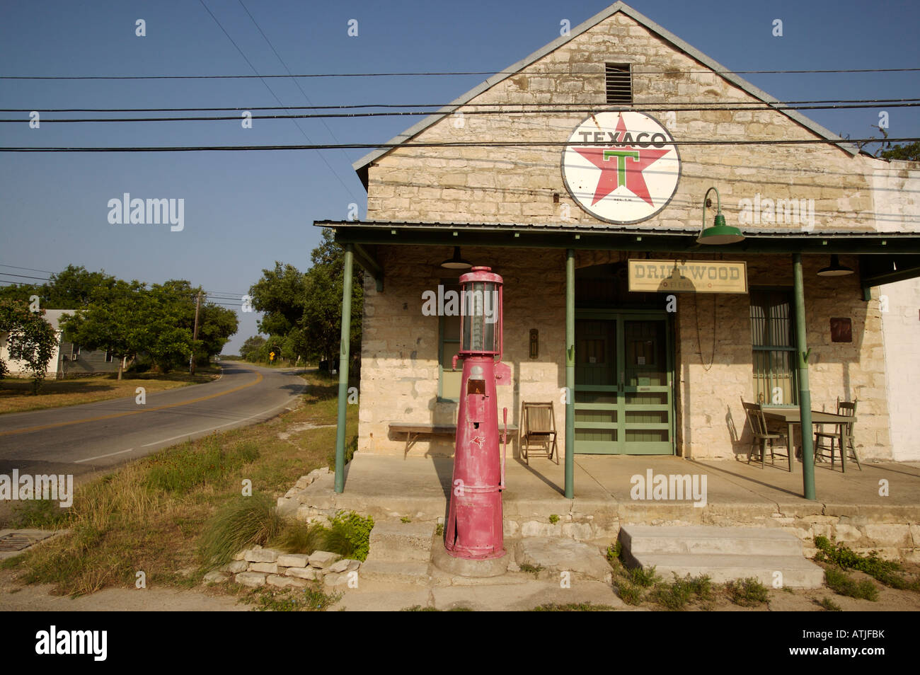 Alten Gemischtwarenladen auf Treibholz Texas Southwet von Austin Texas Hill Country gebaut im 19. Jahrhundert aus Blöcken von native Stockfoto
