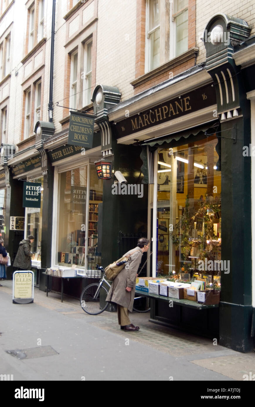 Seltene und Antiquarische Buchhandlung in Cecil Court, London England UK Stockfoto