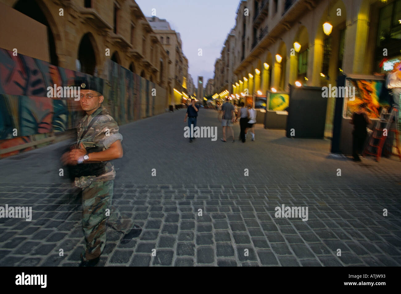 Eine Outdoor-Kunstausstellung in Solidaire Beirut Stockfoto