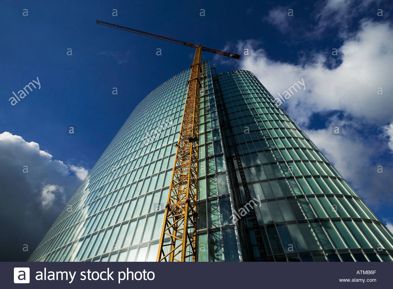 büroflächenarchitektur büroflächen energieeffiziente hochhaus bau website kran glas vorne Überlegung sonne ovale fläche große groß architektur gebäude büroflächen büroflächenarchitektur büroflächen energieeffiziente hochhaus bau website kran glas vorne Überlegung sonne ovale fläche große groß architektur gebäude büroflächen