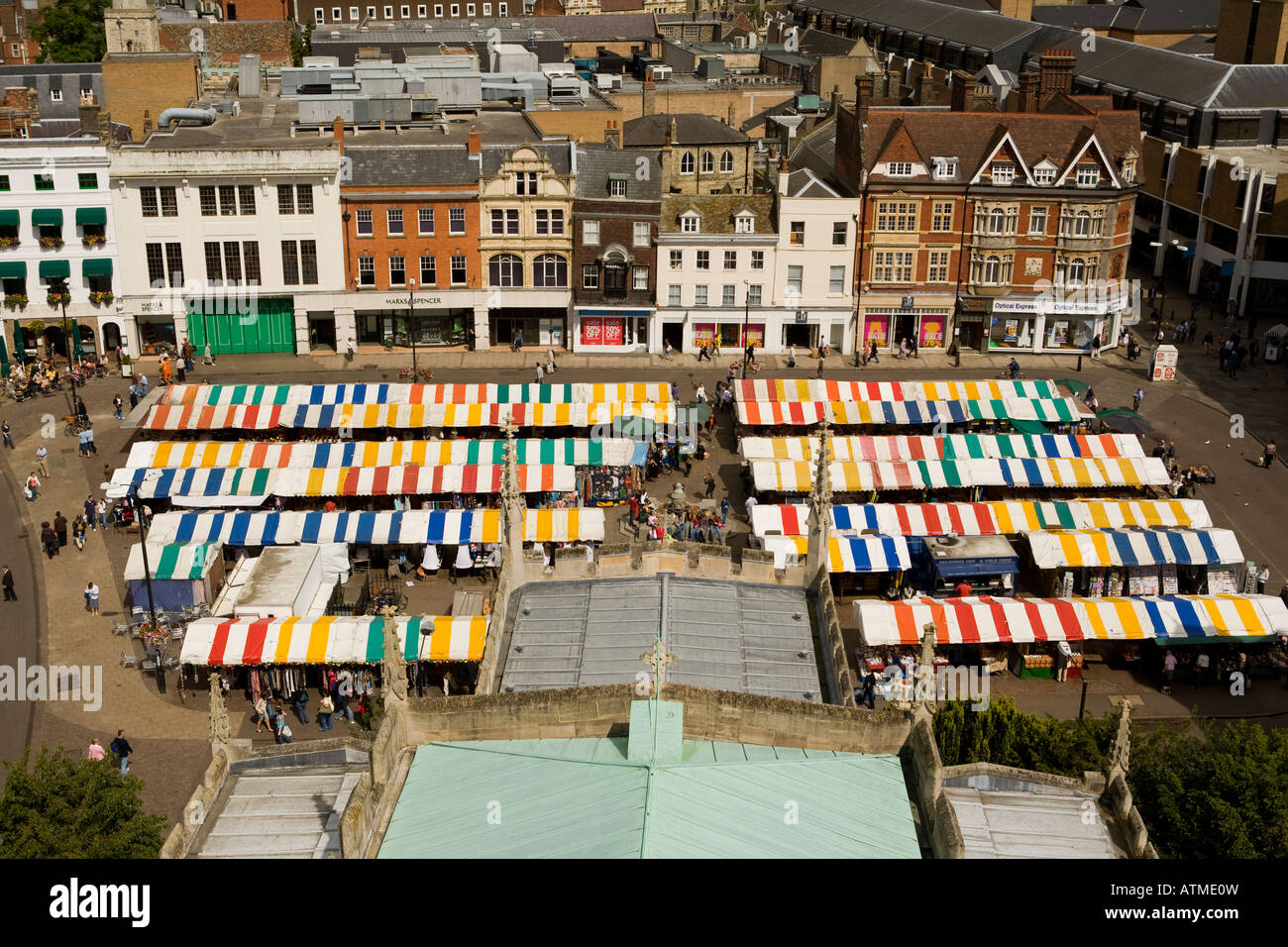 Cambridge Markt vom Great St. Marys Tower, England aus gesehen Stockfoto