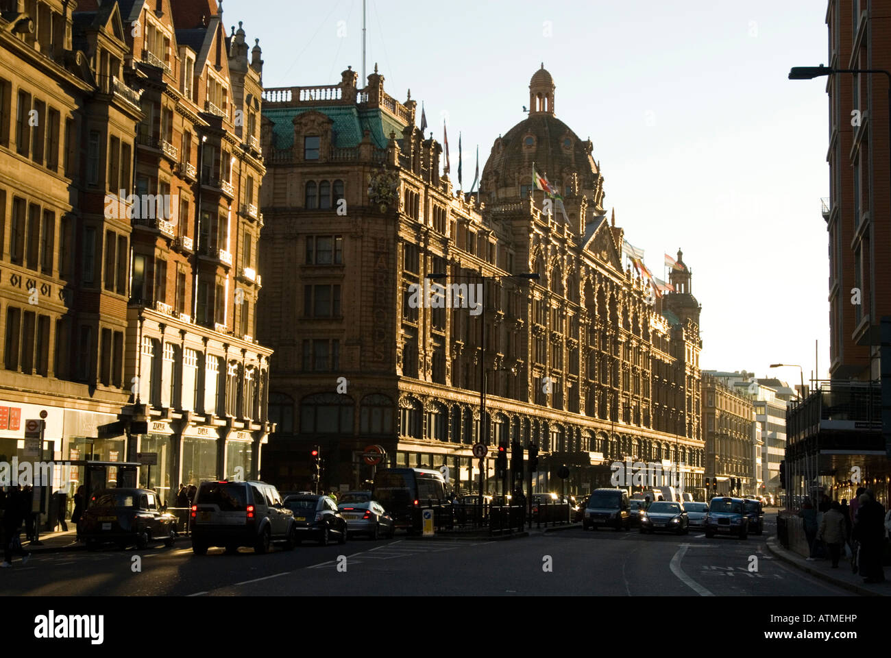 Das Kaufhaus Harrods in Knightsbridge, London England UK Stockfoto