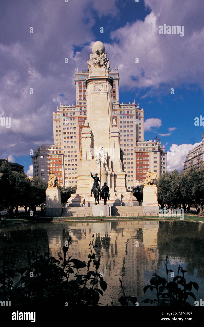 Plaza de Espana Spanien Square Cervantes Denkmal Don Quijote und Sancho Panza Statuen Madrid Spanien Stockfoto