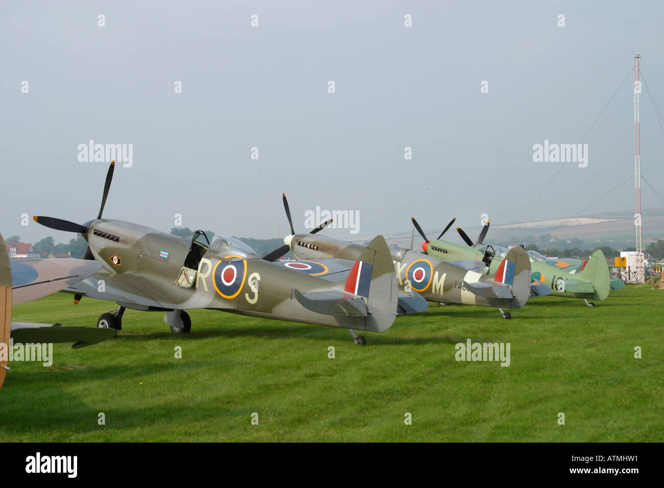 Reihe von Spitfires auf Static Display in Shoreham Airshow Stockfoto