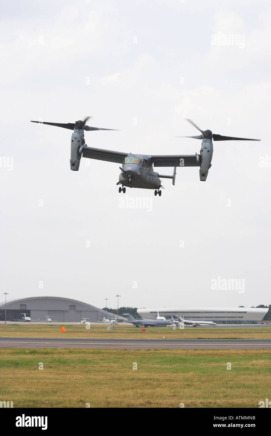 Boeing Osprey V22 in Hover Mode auf dem Laufsteg Stockfoto