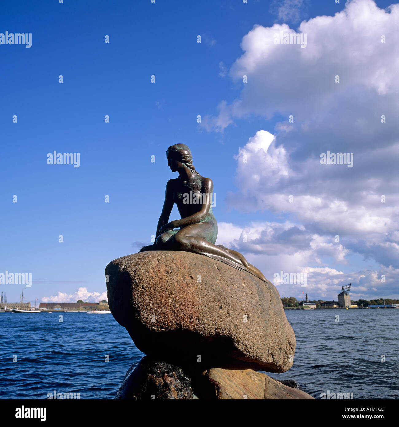 Die kleine Meerjungfrau, Bronzestatue von Edvard Eriksen 1913, Kopenhagen, Dänemark Stockfoto