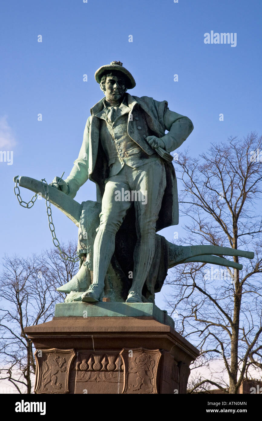 F. W. Pomeroys gefeierten Statue von Robert Burns 1759-1796 Schottlands Nationaldichter Brunnen Gärten Paisley Schottland. Stockfoto