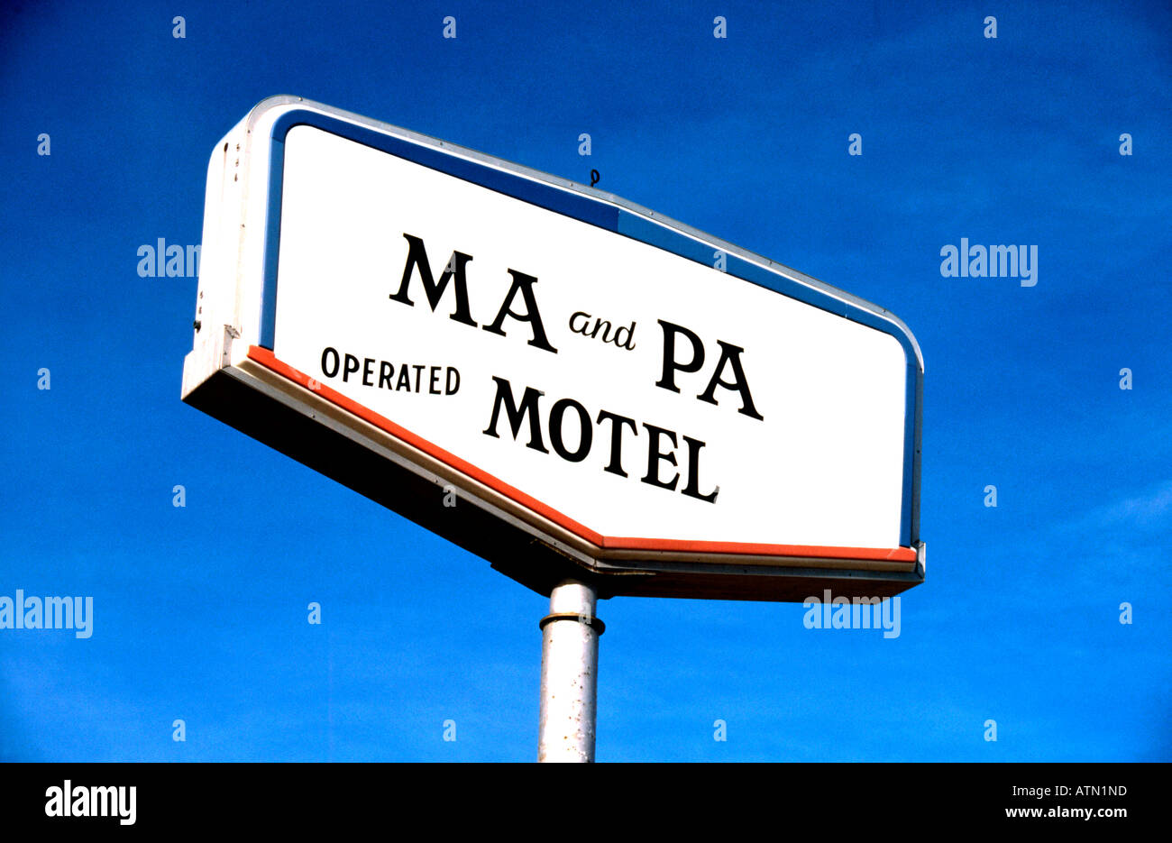 Renaissance-Antiqua Motel Zeichen in USA Stockfoto