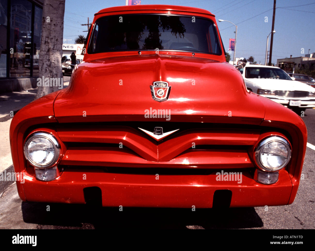 Roten Pick-up-Truck von vorne Stockfoto