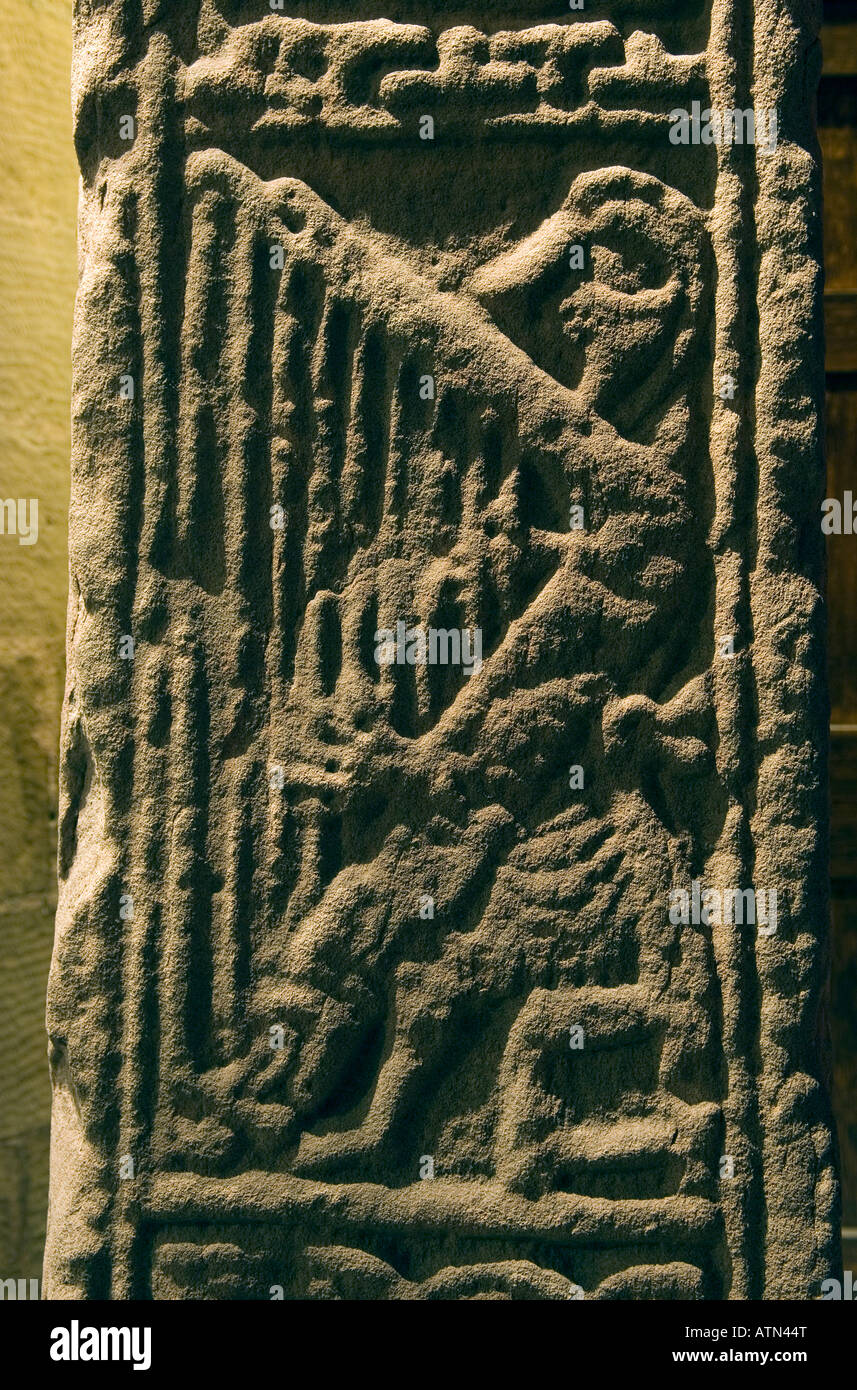 Seitenwand, 9. C. Dupplin piktische Kreuz. Alten Testament David spielt Harfe. St. Serfs Kirche im Dorf von Dunning, Schottland Stockfoto