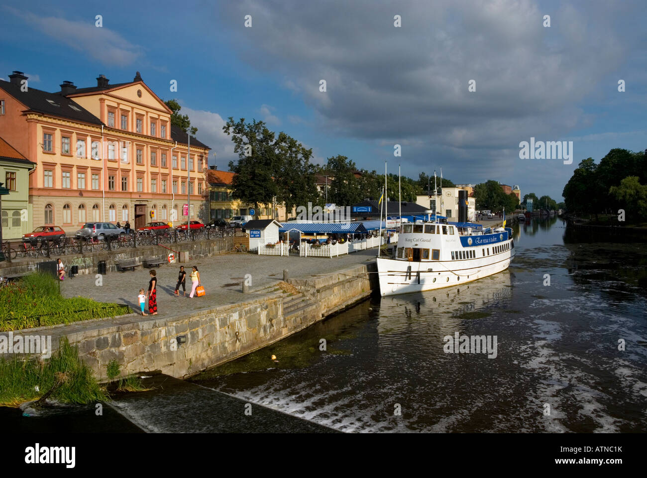 Durch den Fyris Fluß im zentralen Uppsala Stockfoto