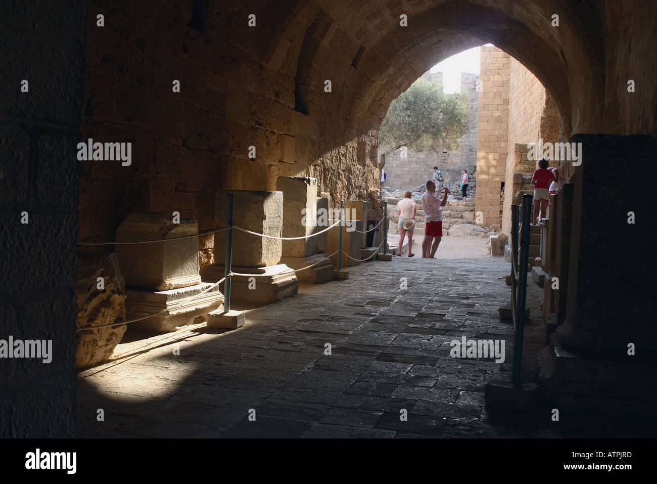 Blick ins Innere der Akropolis, Lindos, Rhodos, Griechenland. Stockfoto