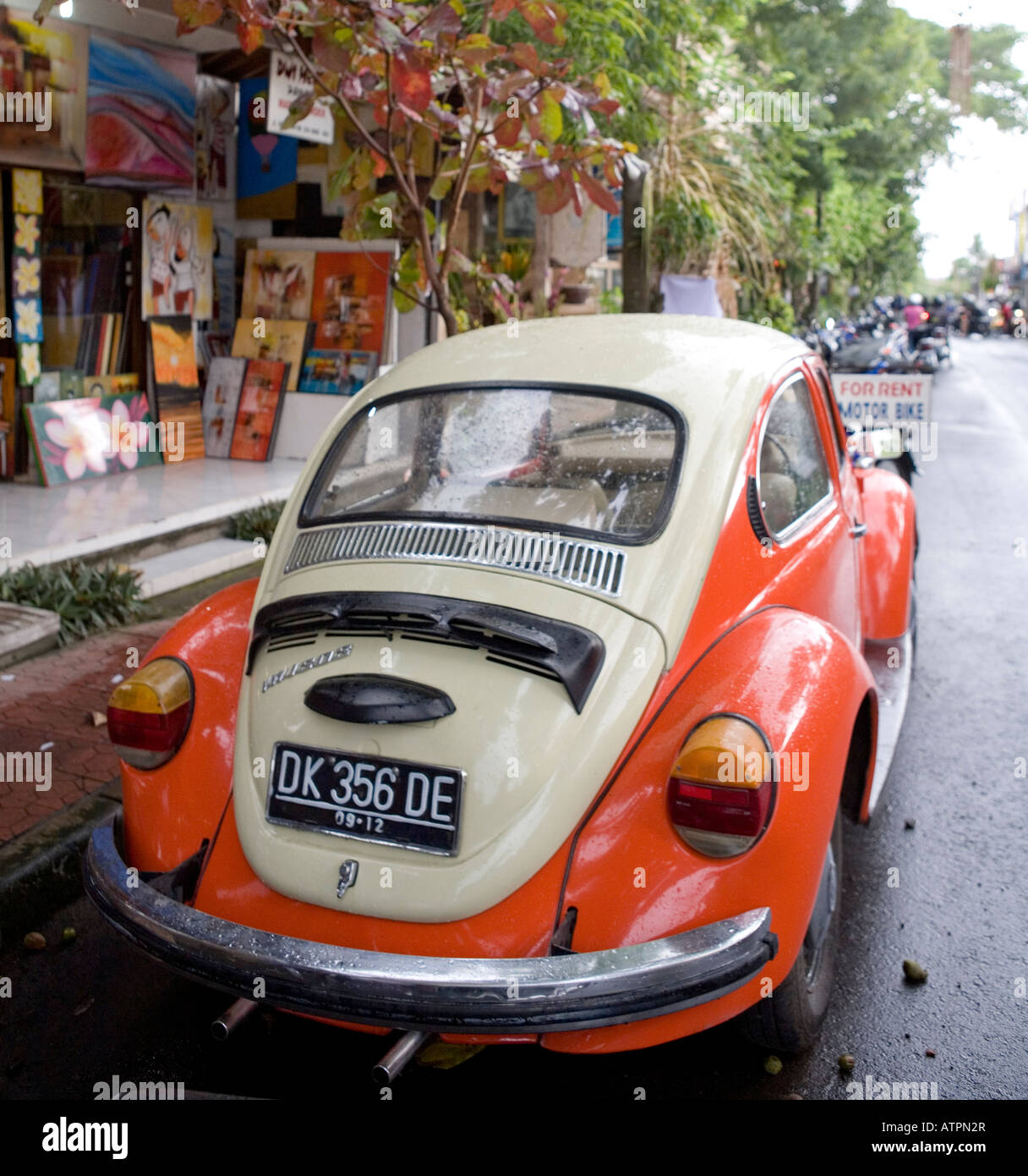 VW Käfer in Ubud Bali Indonesien geparkt Stockfoto