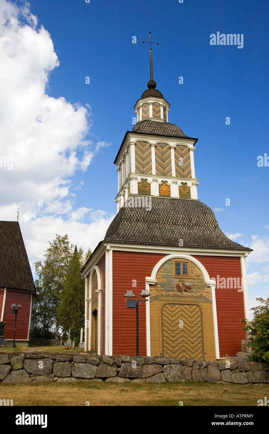 Hölzerne Kirche / Overtornea Stockfoto