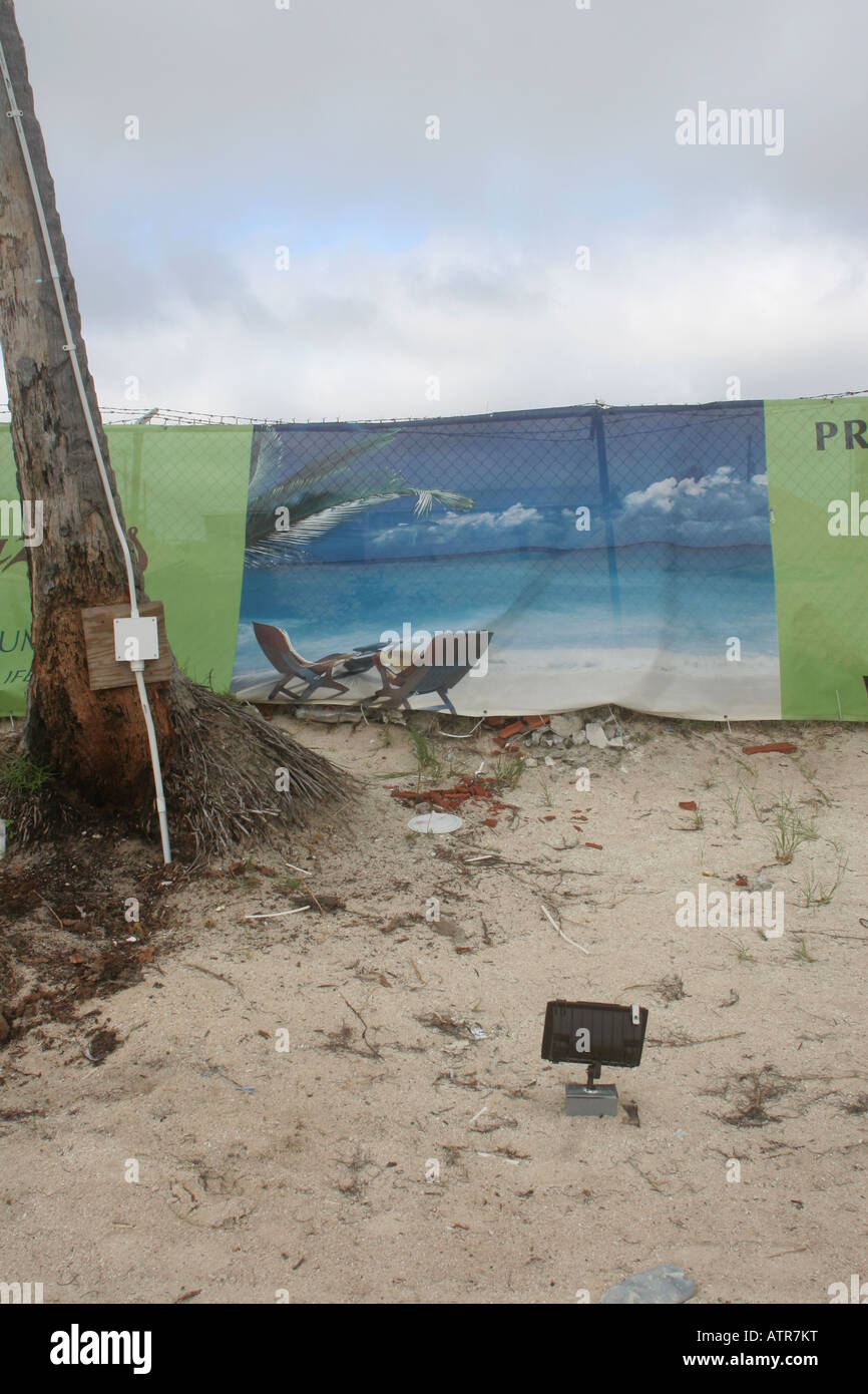 Banner der Strandszenen erscheinen entlang der Küste auf der Insel Ambergris Caye Belize im Laufe der Konstruktion hinter den Kulissen Stockfoto