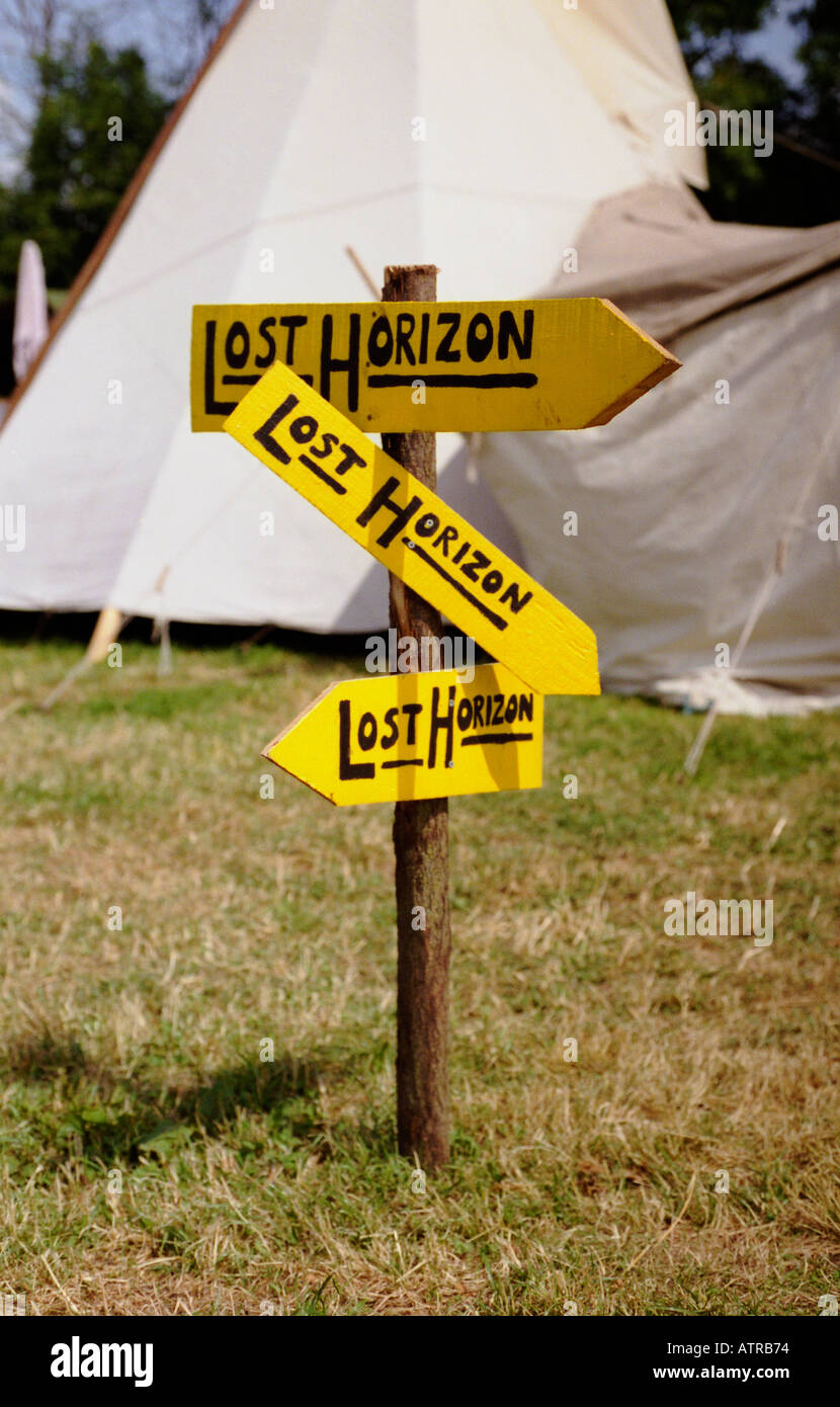 Melden Sie, um verlorene Horizont Glastonbury Festival 2003 Stockfoto