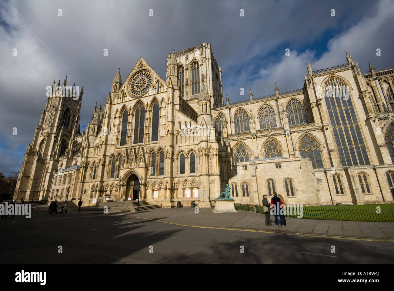 York Minster außerhalb Stockfoto