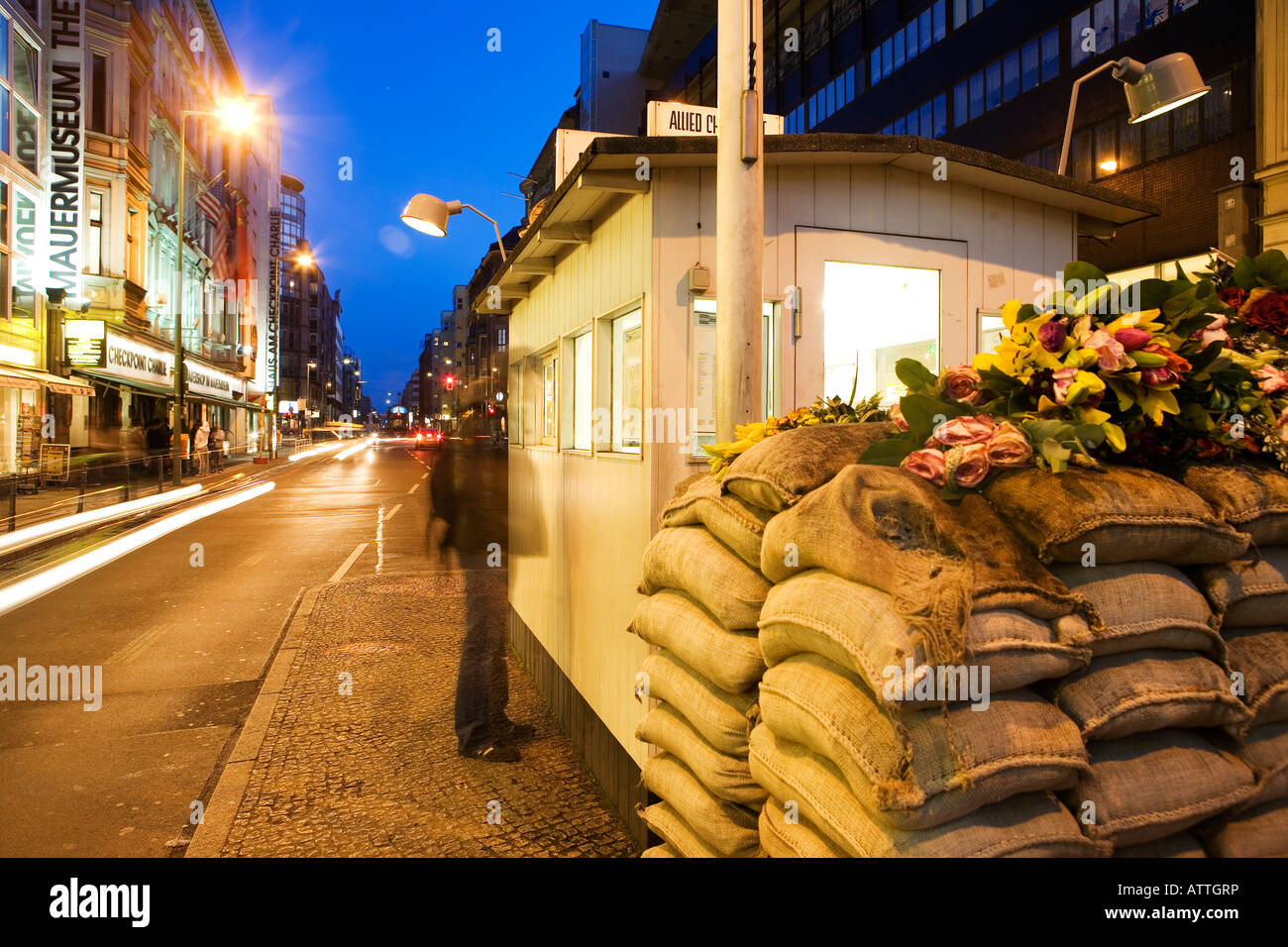 Monument Checkpoint Charlie in der Friedrichstraße, Berlin-Mitte, Berlin, Deutschland, Deuschland, Europa, EU Stockfoto