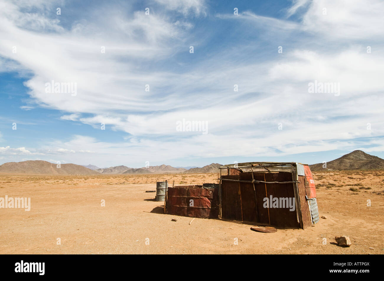 Ai Ais Richtersveld Transfrontier National Park in ausgetrocknete Flussbett mit Nama Schäfer Hütte Stockfoto