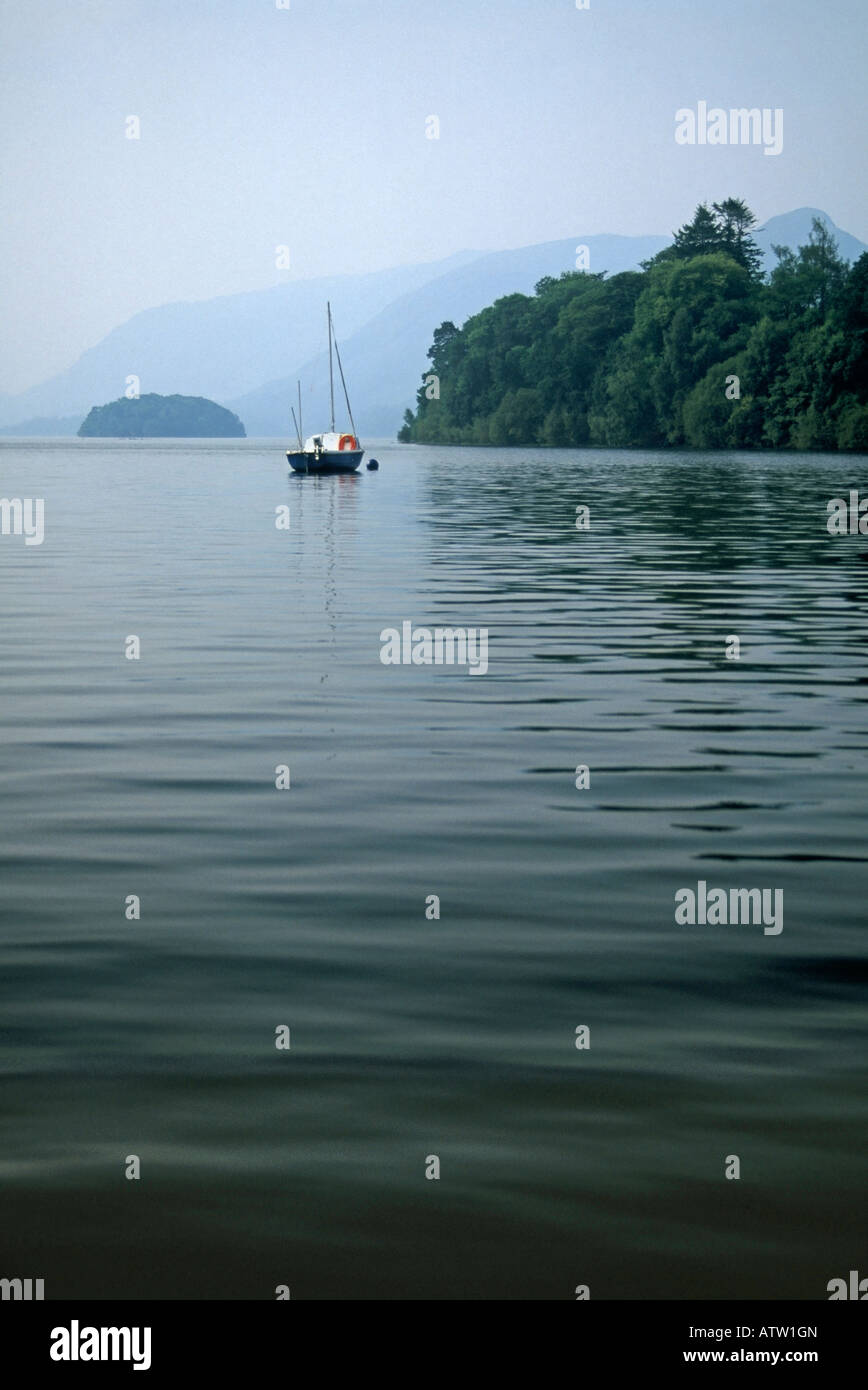 Boot auf Derwentwater, Lake District, Cumbria, UK Stockfoto