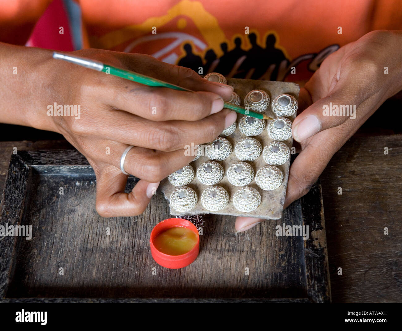 Herstellung von Schmuck In Ubud Bali Indonesien Stockfoto