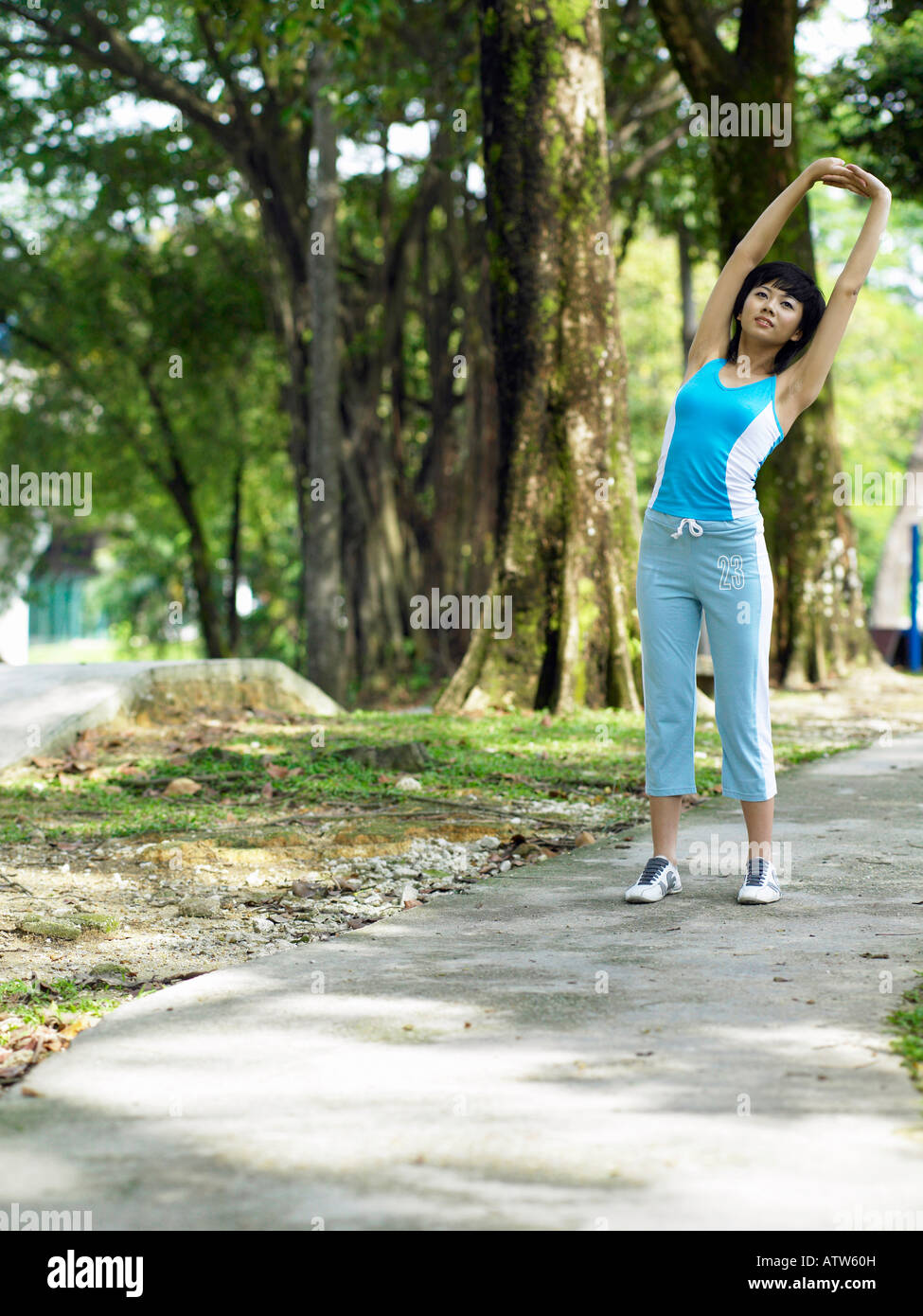 Frau im Park Stockfoto