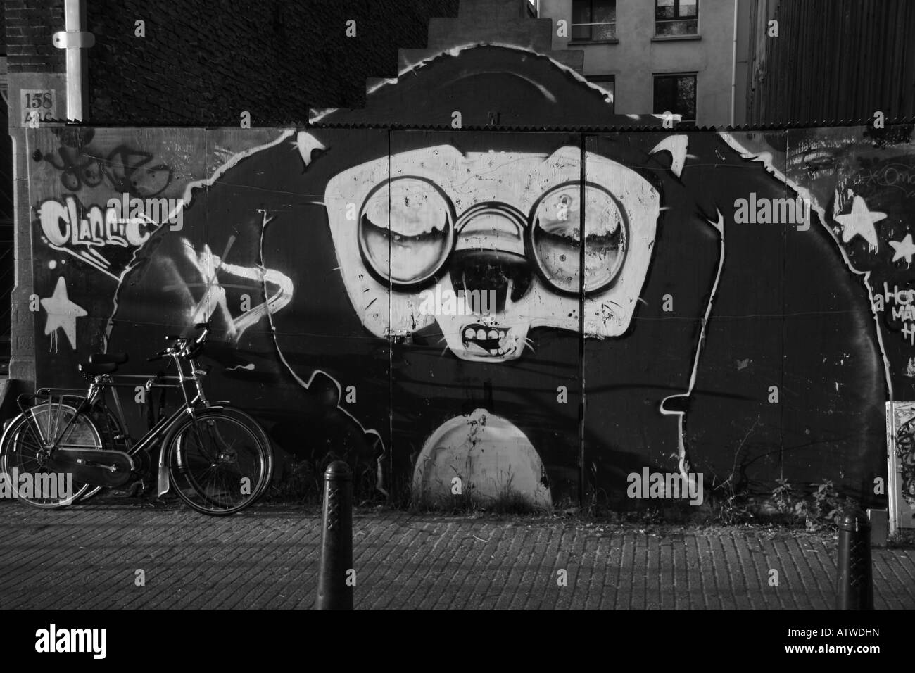 Graffiti auf den Straßen von Amsterdam, Niederlande. Stockfoto