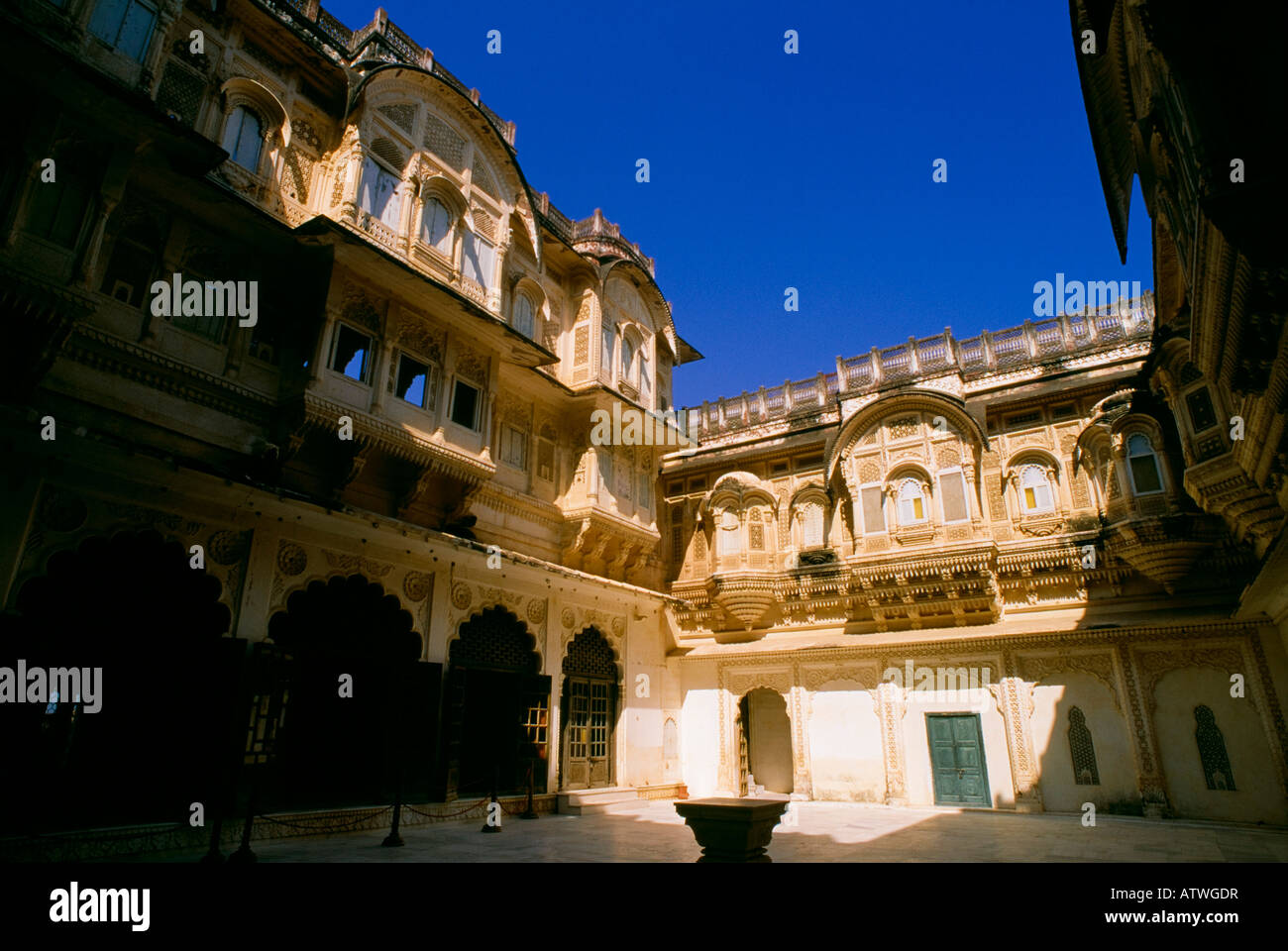 Fassade des Palastes in Meherangarh Fort, Jodhpur, Rajasthan, Indien Stockfoto