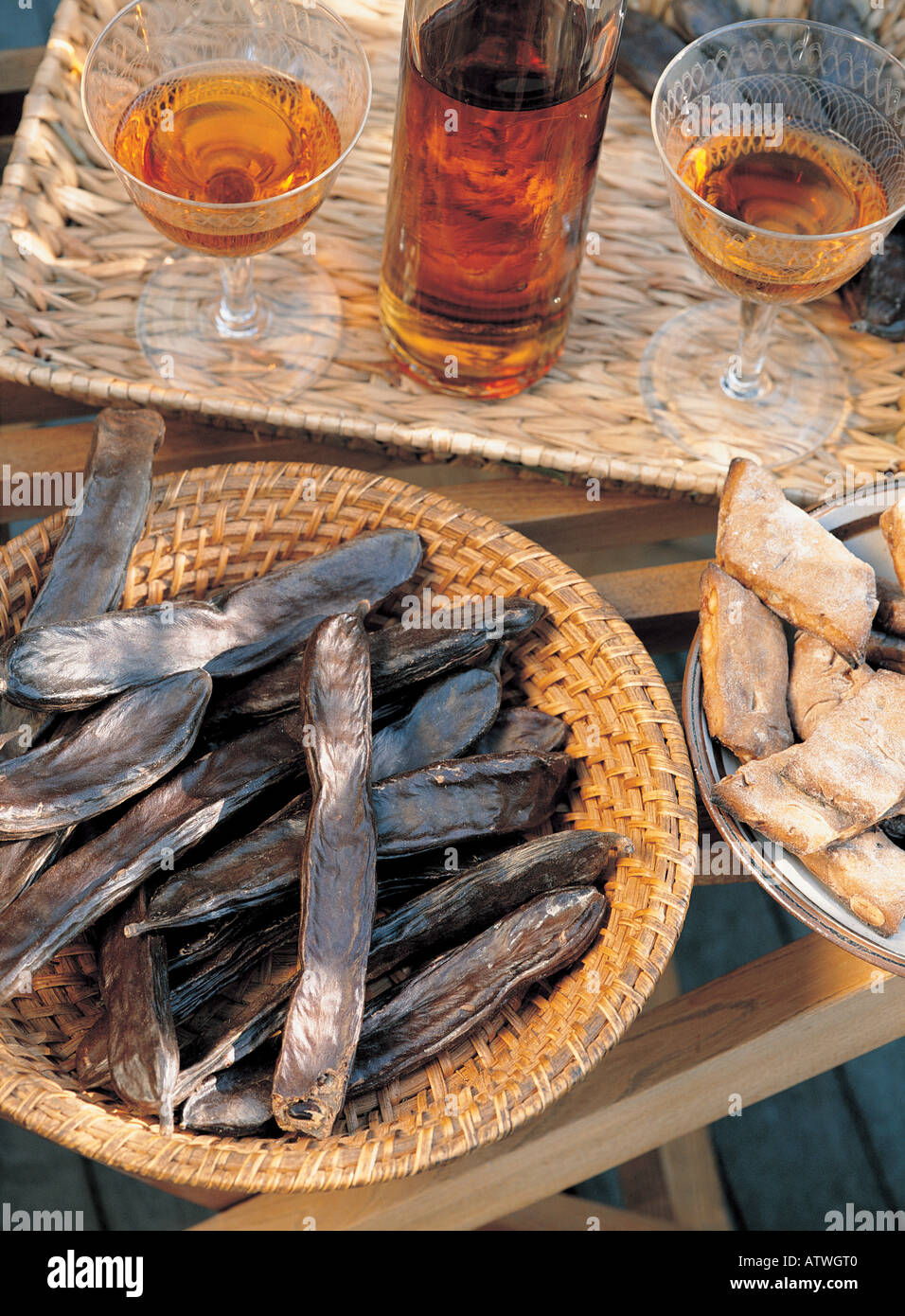 Johannisbrotbaum sirup -Fotos und -Bildmaterial in hoher Auflösung – Alamy Johannisbrotbaum sirup -Fotos und -Bildmaterial in hoher Auflösung – Alamy