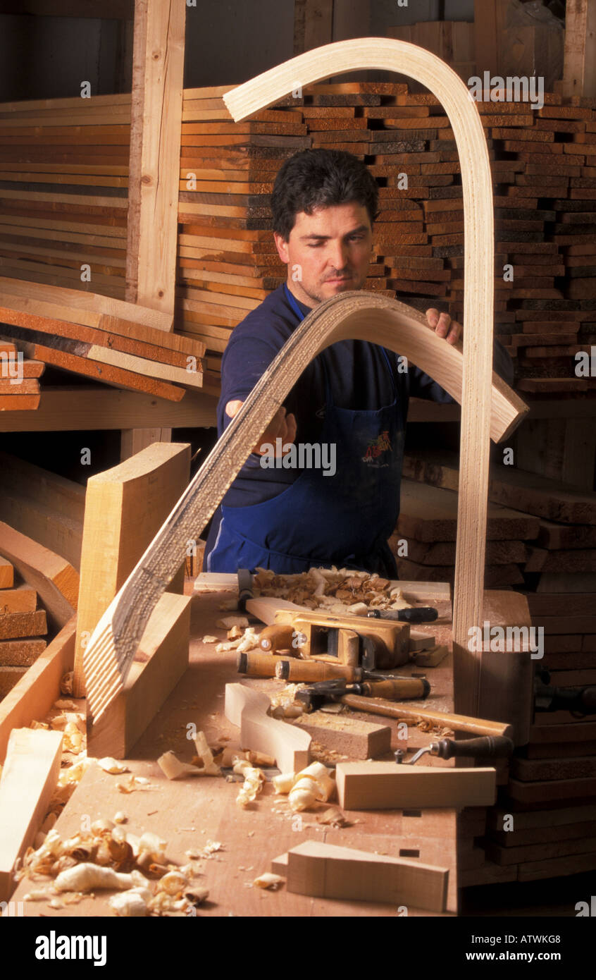 Handwerker machen Schlitten Alta Badia Trentino-Südtirol-Italien Stockfoto