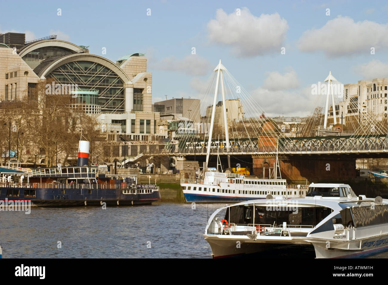 Die Themse, Verkohlung Cross Station und Skyline von London Stockfoto