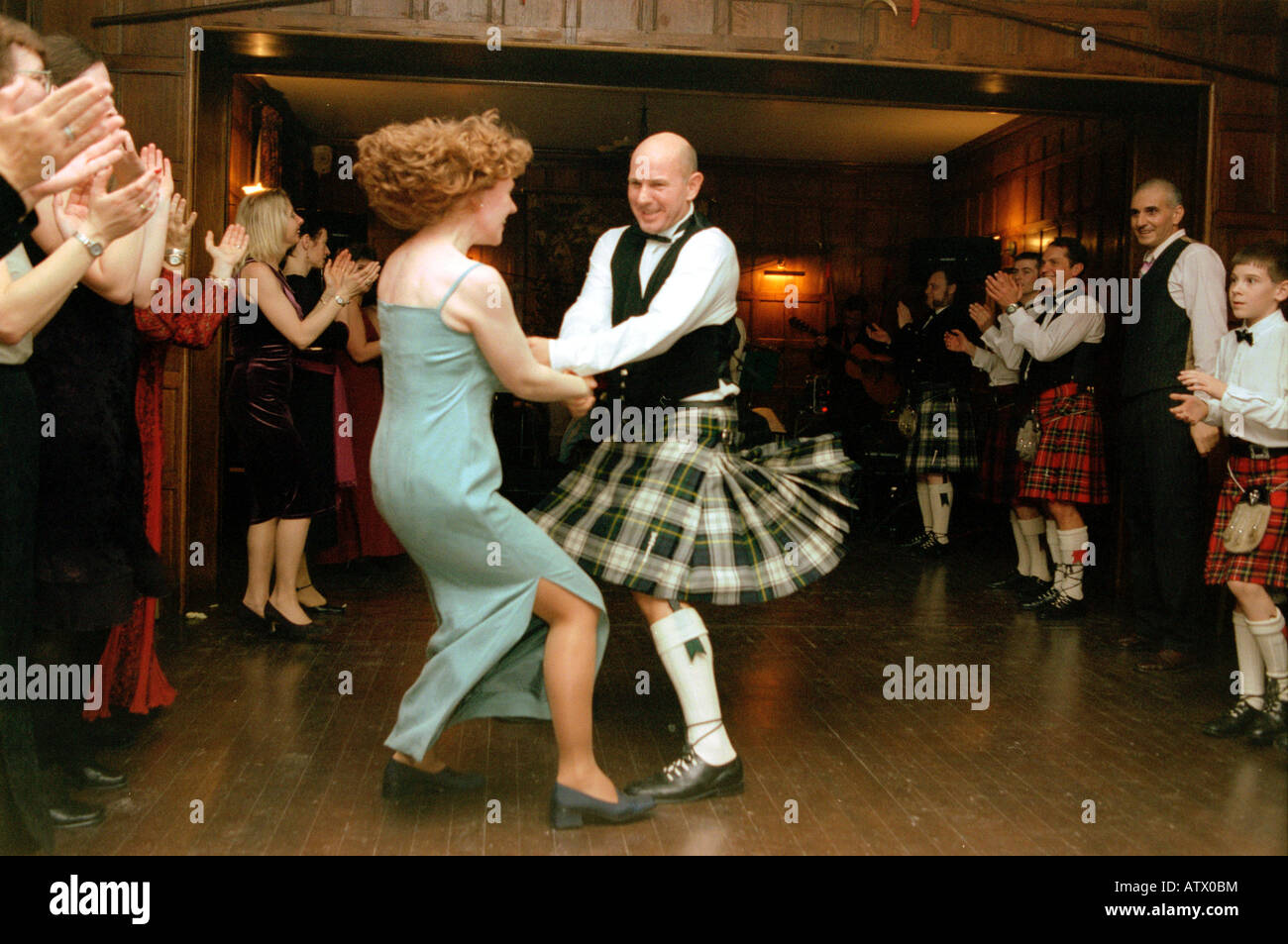 Schottischer Tanz bei einer Hochzeit in Schottland Stockfotografie Alamy