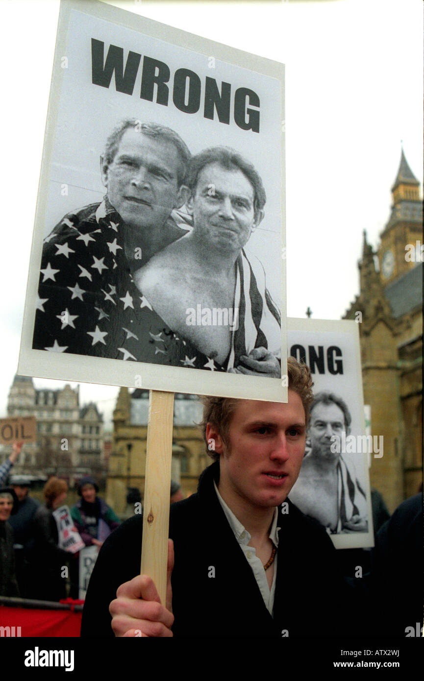 Anti-Kriegs-Demonstranten, Parlament, London 24. Januar 2003 lobby warten. Stockfoto