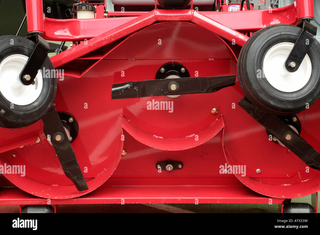 Unterseite des rotary Mähwerk Stockfoto