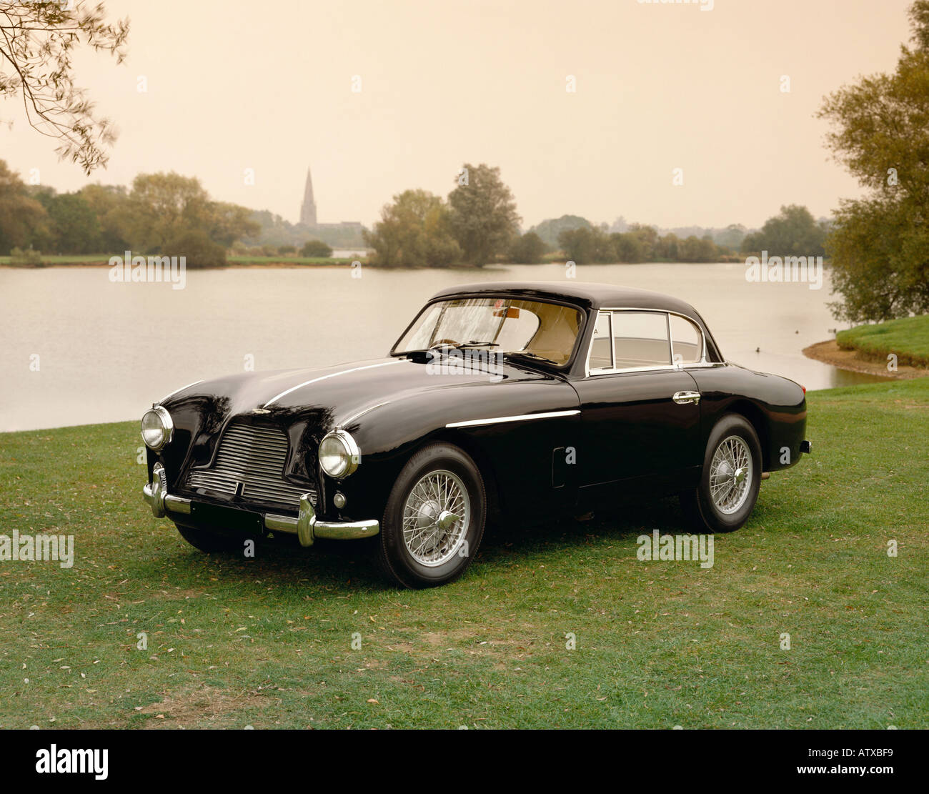 1953 Aston Martin DB2 4 Mk ich reparierte Kopf Coupé 3 0 Liter Inline 6 DOHC-Motor entwickelt 140 Herkunftsland United Kingdo Stockfoto