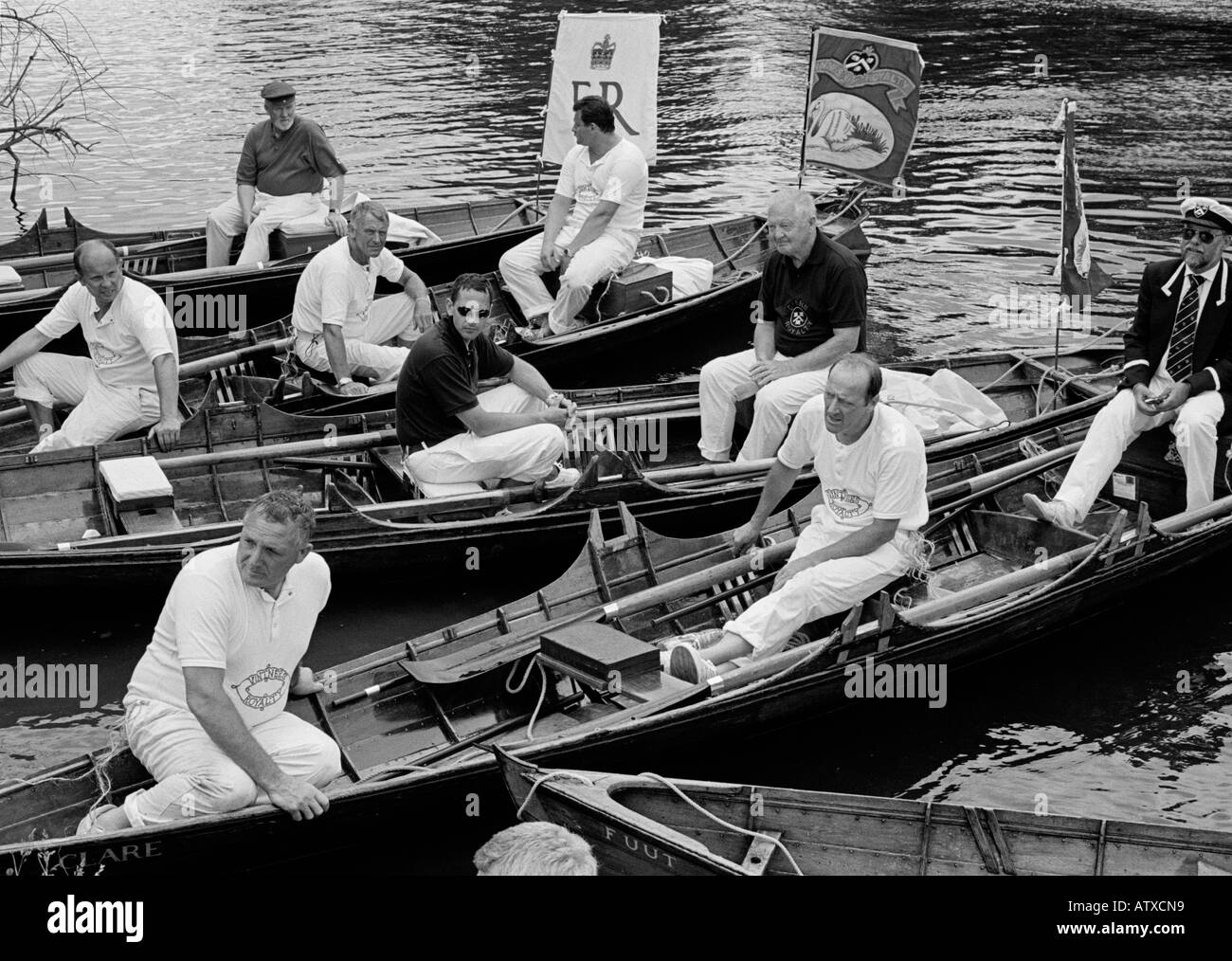 Swan Upping findet jährlich auf der Themse zwischen Sunbury und Abingdon jeden Juli England UK Stockfoto