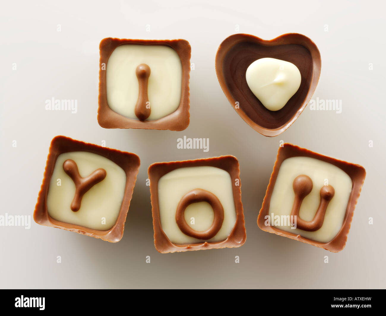 Ich liebe dich Nachricht für Valentinstag Muttertag oder zum Geburtstag - Pralinen Stockfoto Ich liebe dich Nachricht für Valentinstag Muttertag oder zum Geburtstag - Pralinen Stockfoto